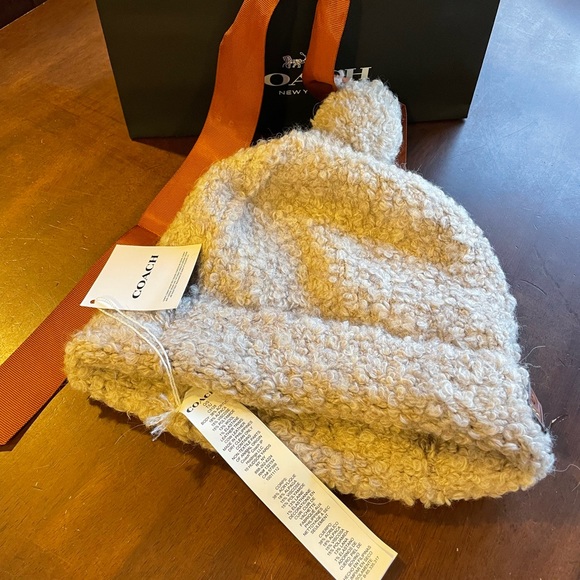NWT COACH Dove grey fleece beanie one size - Picture 1 of 4
